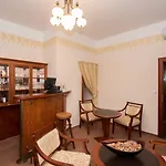 Alqush Downtown Hotel 4*