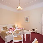 Alqush Downtown 4*