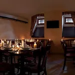 Alqush Downtown Hotel