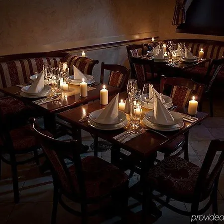 Отель Alqush Downtown 4*