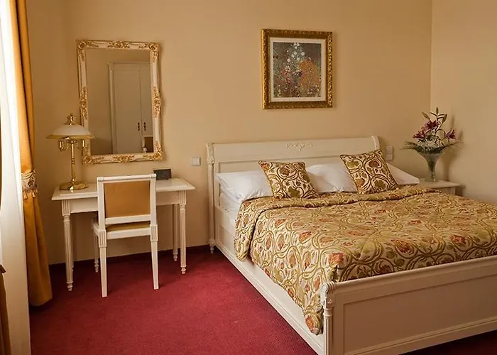 Hotell Alqush Downtown 4*