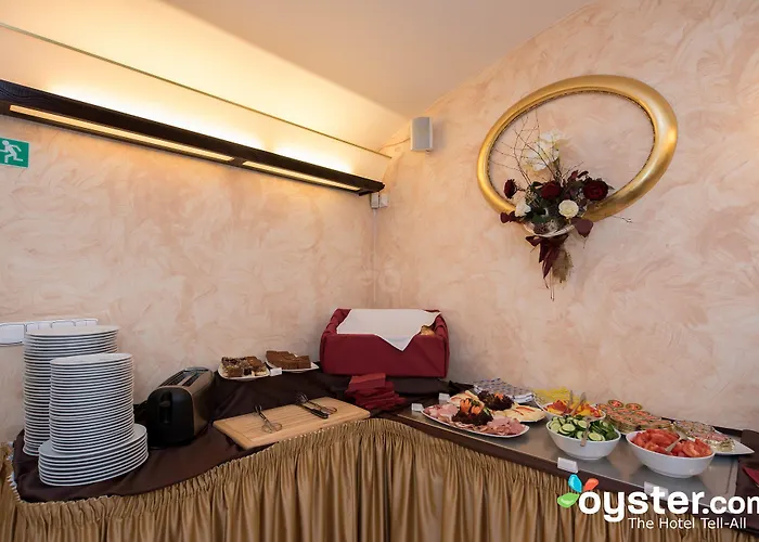 Alqush Downtown Hotell Prag