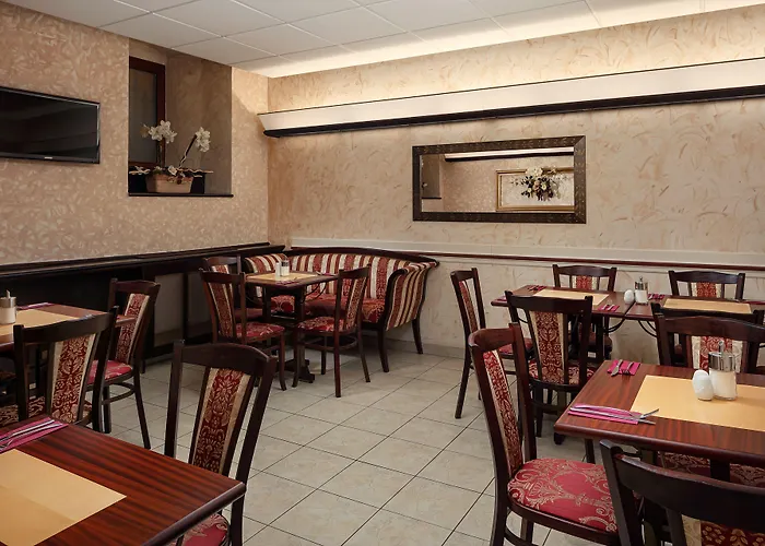 Hotell Alqush Downtown 4*
