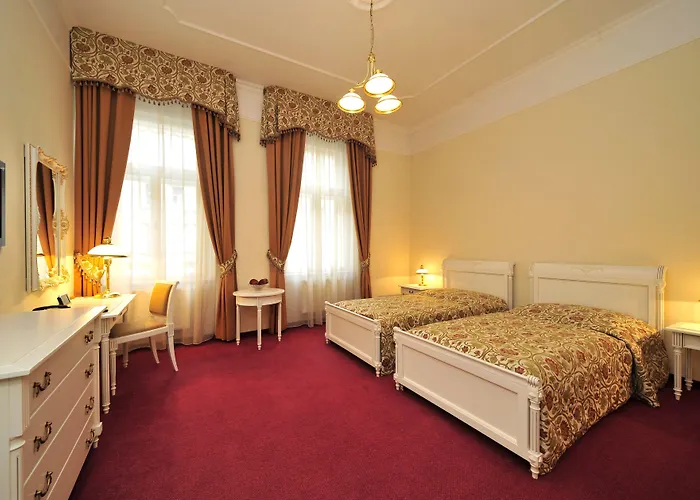 Hotell Alqush Downtown 4*