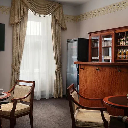 Alqush Downtown Hotell