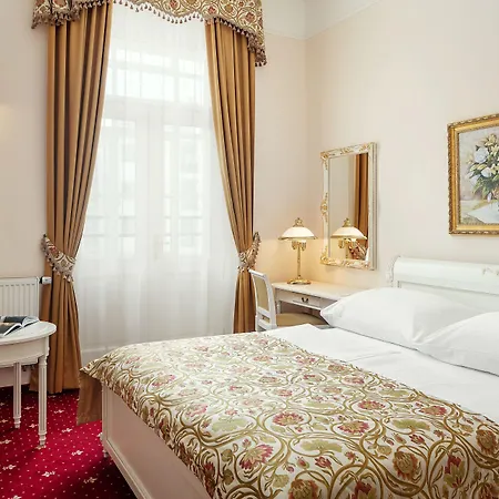 Alqush Downtown 4* Прага