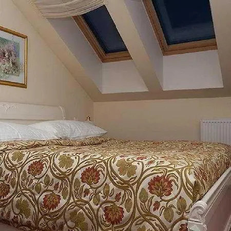 Alqush Downtown Hotell 4*